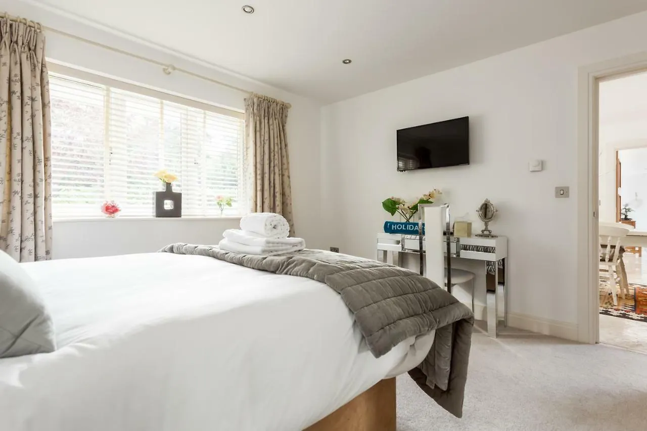 La Dolce Vita Villa Wimborne Minster