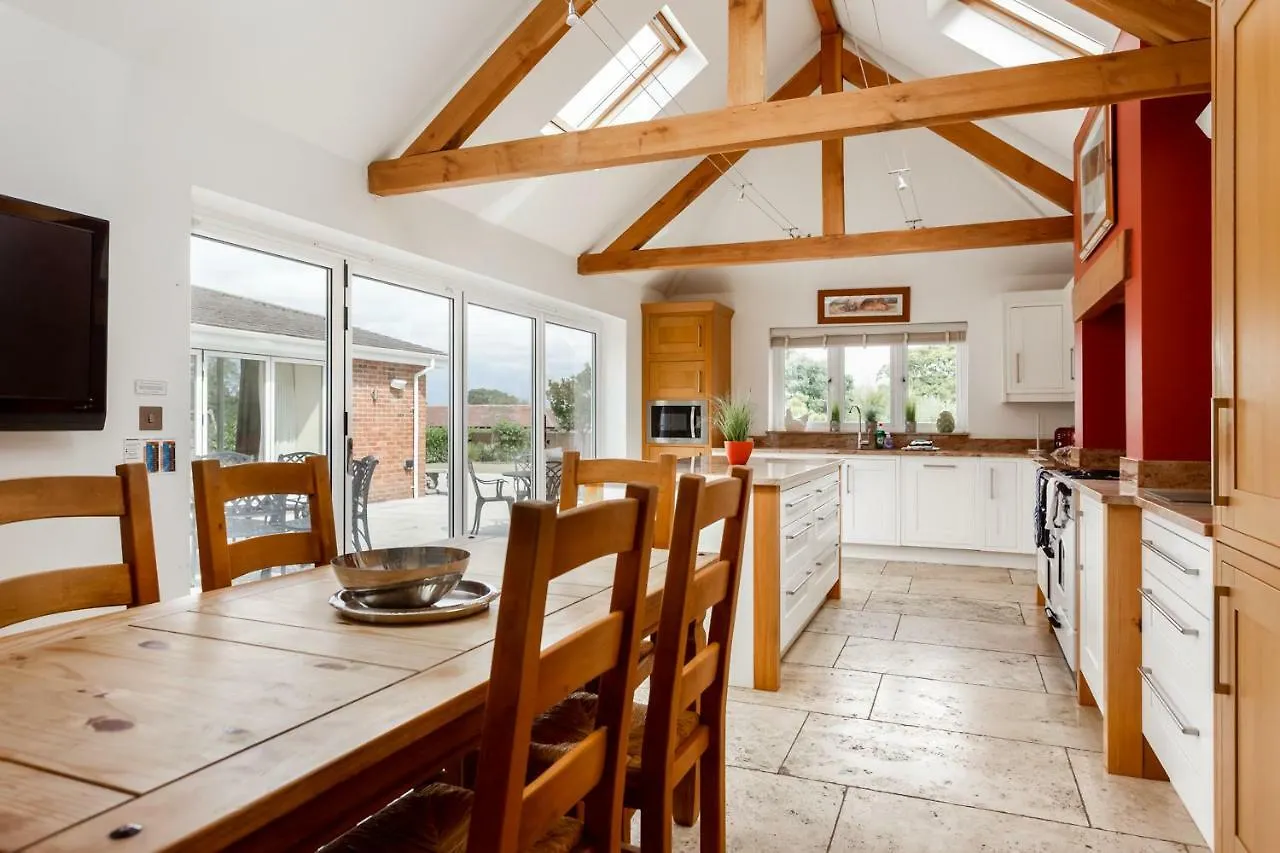 La Dolce Vita Villa Wimborne Minster