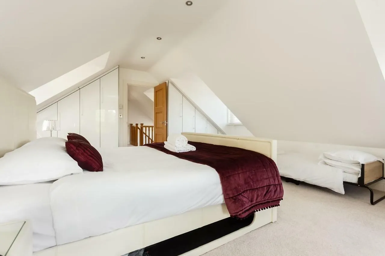 La Dolce Vita Villa Wimborne Minster